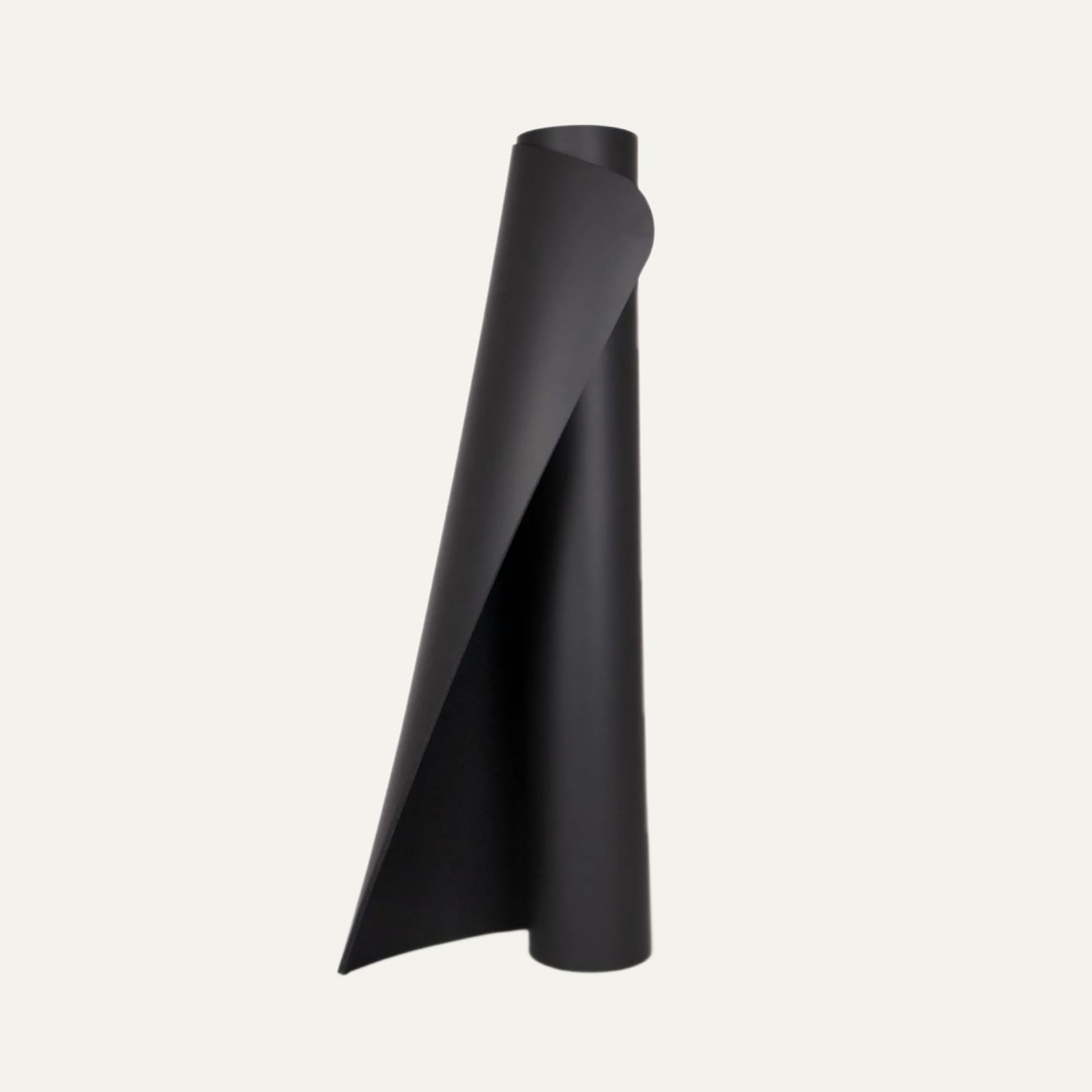 CASAFIT Performance Yogamatte gerollt auf hellem Grund